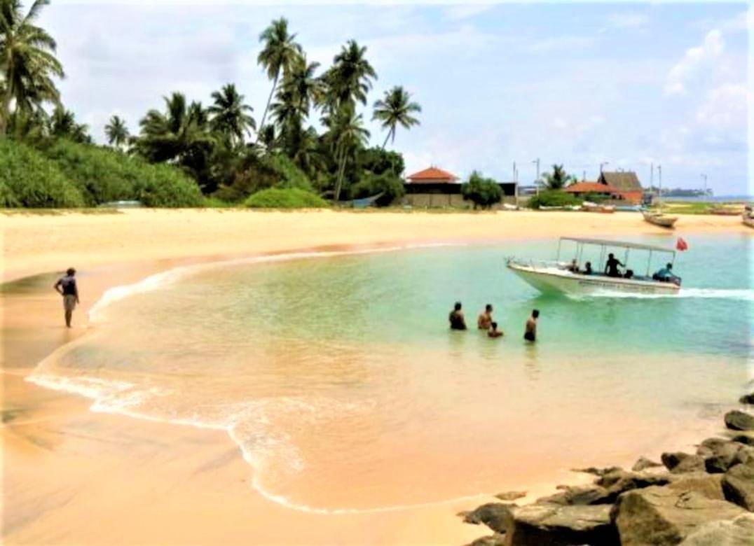 Sea Shell Villa Hikkaduwa 2 Separate Cabanas Ocean Front Villa Ngoại thất bức ảnh